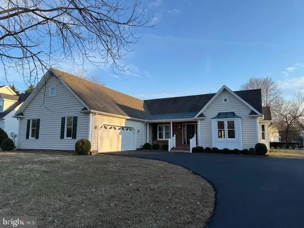 22 Ridge Pointe Ln, Fredericksburg, VA 22405