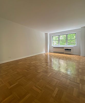 5th image of 30 W 60th St APT 5J