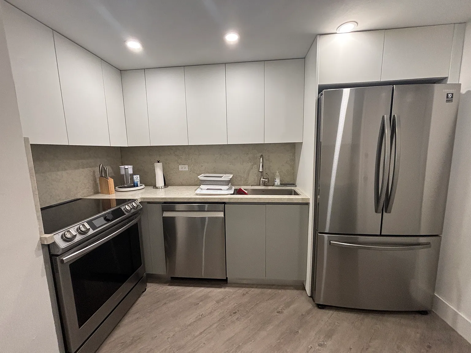 2 bed, 990 sqft, $3,500 — Photo 3