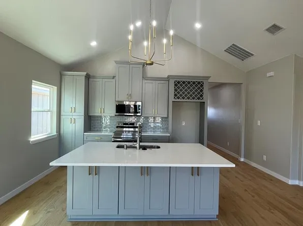 126 Feather Way, Fredericksburg, TX 78624