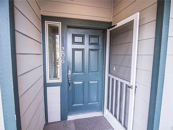 3rd image of 1020 1st St Ste 206