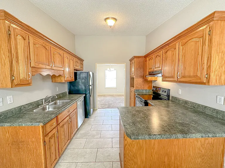5105 Westport Dr — Photo 4