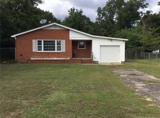 5412 Williamsburgh Dr, Fayetteville, NC 28304
