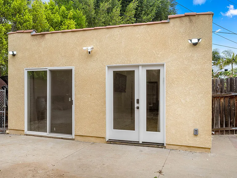 1535 S Ogden Dr — Photo 1