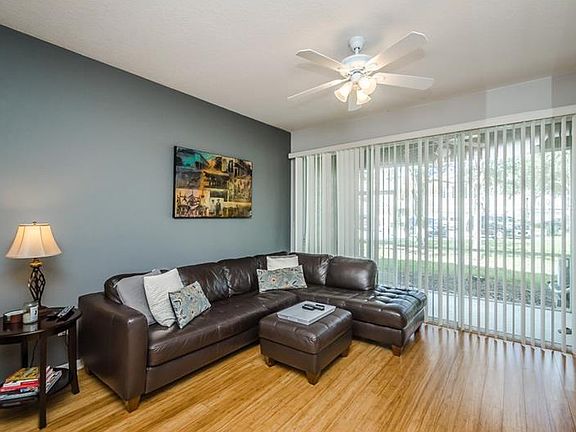 5th image of 11145 Windsor Place Cir