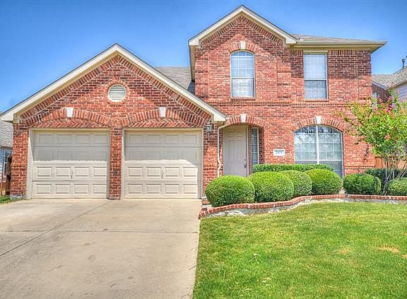 2nd image of 2421 Foxwood Ln