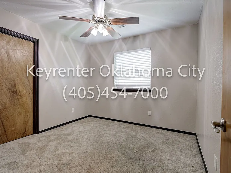 10912 N Blackwelder Ave — Photo 32