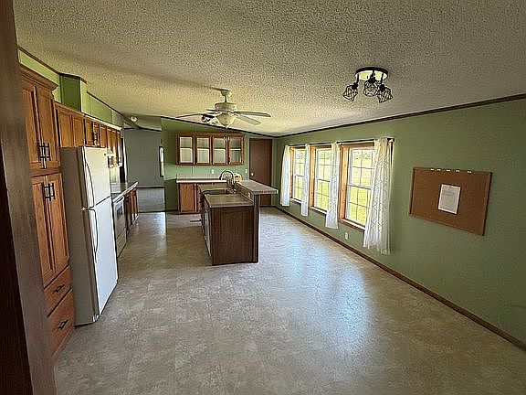 2nd image of 2239 County Road 1390