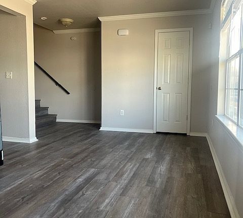 2nd image of 1718 E 67th Pl
