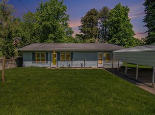 406 W Berry St, Middlebury, IN 46540