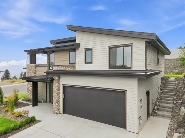 1298 Brechin Pl, Kamloops, BC V1S 1J9