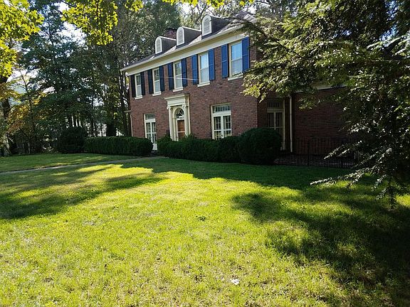 5th image of 180 N Garden St