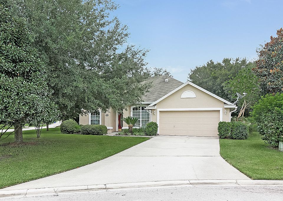 1st image of 389 W Silverthorn Ln