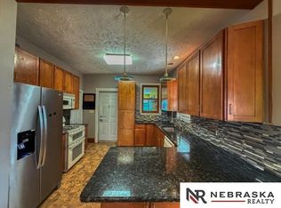 4140 V St, Omaha, NE 68107