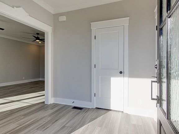 2nd image of 701 Sandringham Ct Lot 17