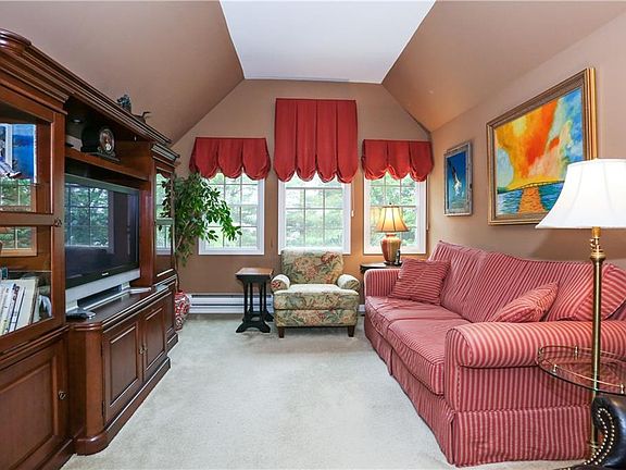 4th image of 84 Doral Greens Dr W