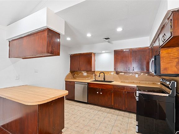 2nd image of 48 Sandra Dr