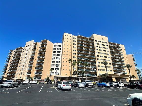 2nd image of 880 Mandalay Ave #309