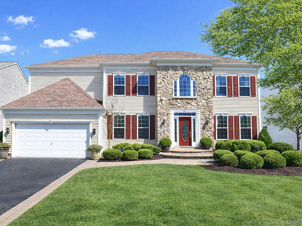 1st image of 8 Avolet Court