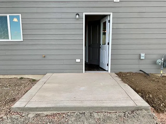 452 Constitution Blvd — Photo 3