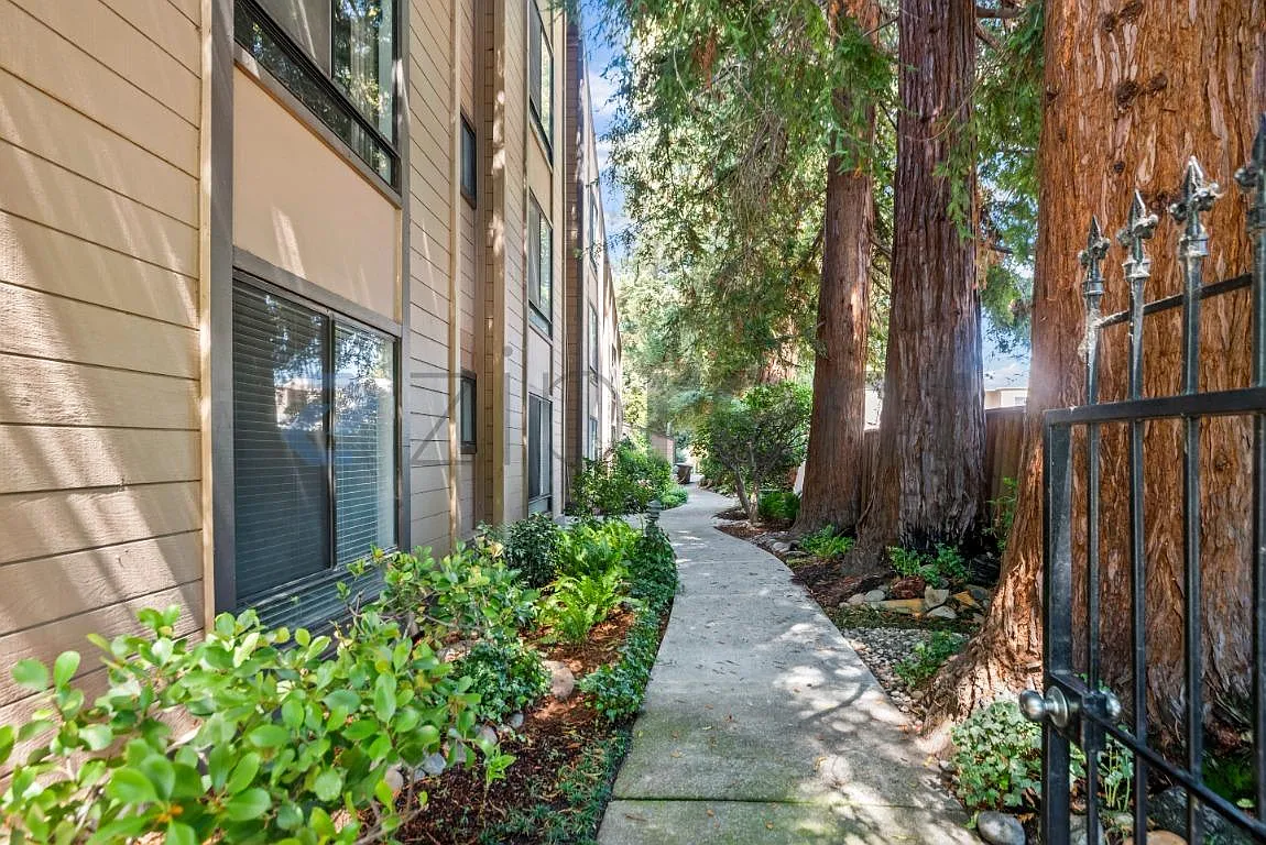 2 bed, 1257 sqft, $4,600 — Photo 2