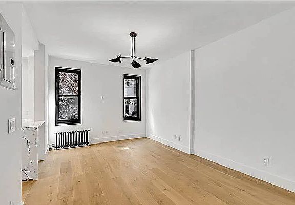 4th image of 145 Henry St APT 6C
