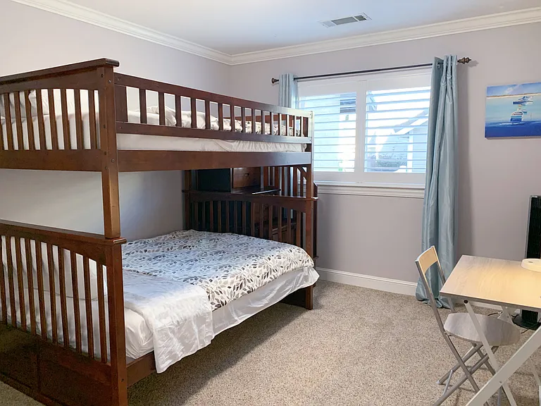 2074 Hope Ln — Photo 32