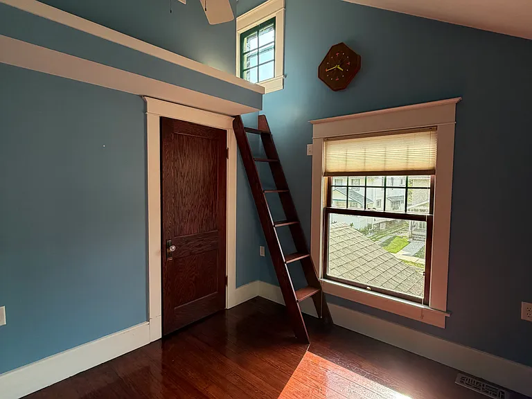 139 Leslie St — Photo 26