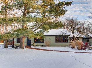 957 Acres Ln, Des Plaines, IL 60016