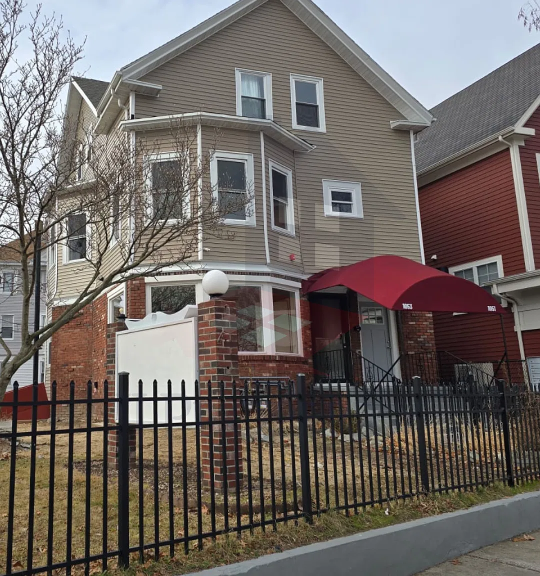 3 bed, 1400 sqft, $2,100 — Photo 1