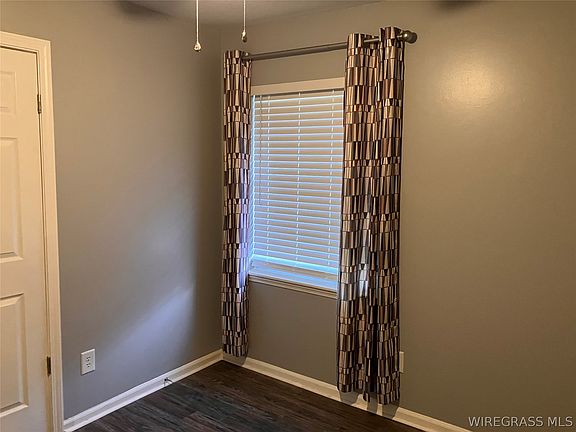 5th image of 113 Yellowleaf Dr