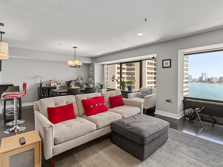 1001 W Jefferson Ave #15B — Photo 9
