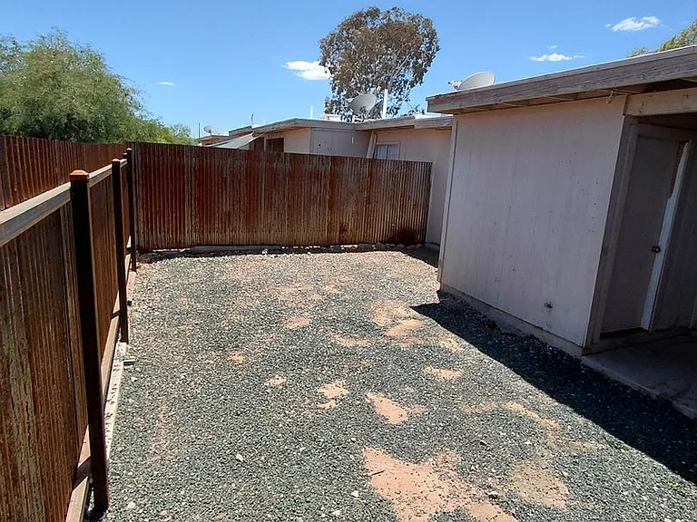 1360 E. Drexel Road — Photo 11