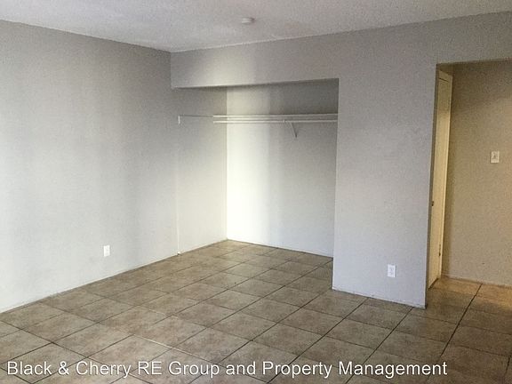 5th image of 501 S Maryland Pkwy APT B12