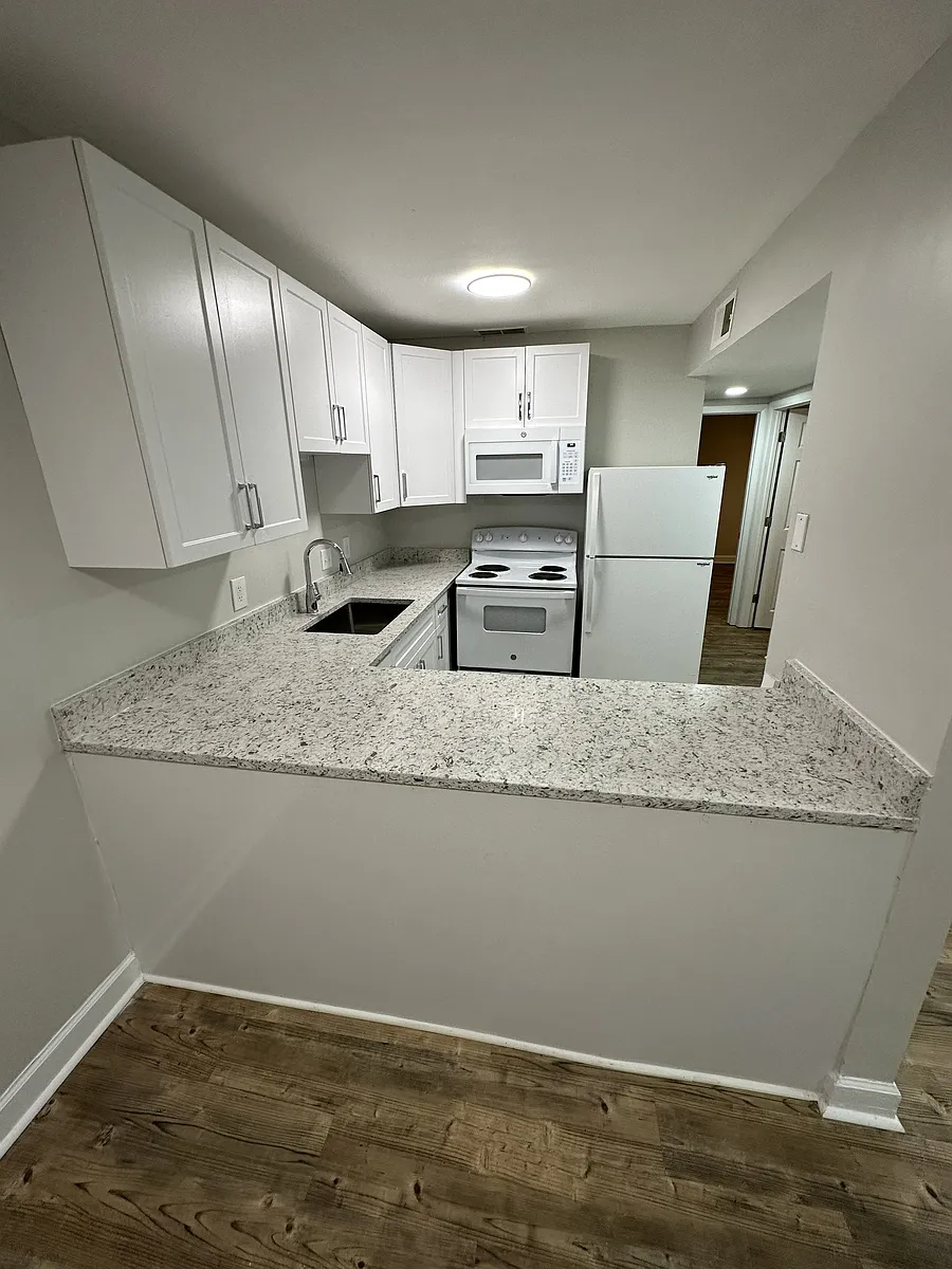 Building Photo - 117 Berry St #4