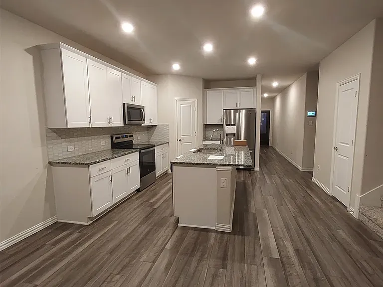 6004 Bailey Way — Photo 4