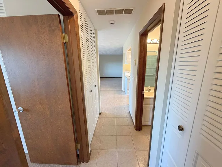 483-491 Lovers Lane; Country Clb #4401-4409-4516 — Photo 12