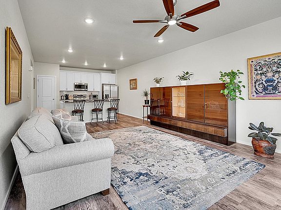 4th image of 551 Vicot Way #D