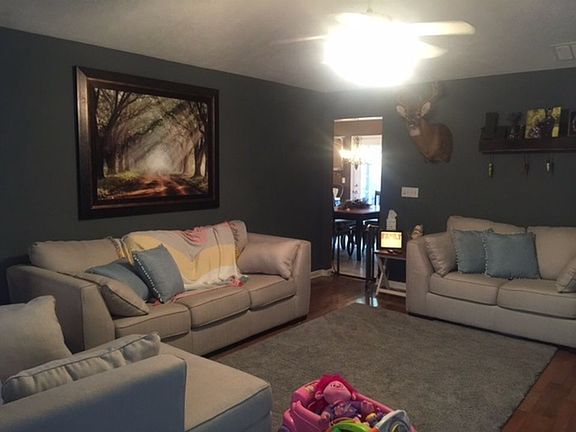 2nd image of 1053 W Silent Ln