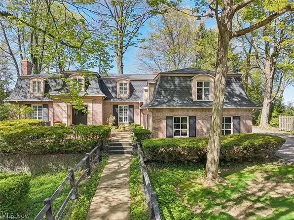 22100 Lake Rd, Rocky River, OH 44116