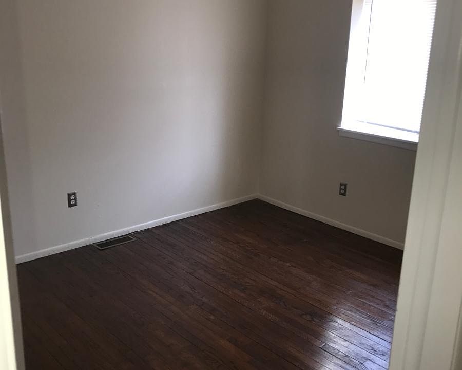 1st image of 925 Laprairie St #109-101-1
