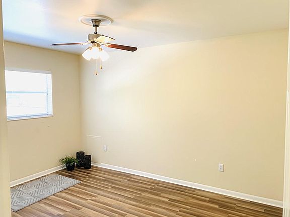 4th image of 121 Danube Ave APT 202