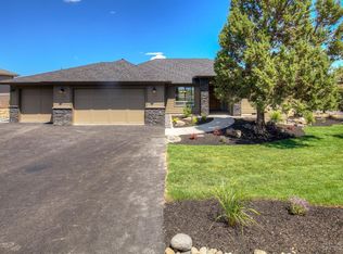 10043 Juniper Glen Cir, Redmond, OR 97756