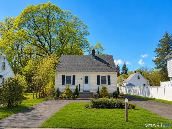 121 Pool Road, North Haven, CT 06473