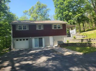 22 Howard Rd, Poughkeepsie, NY 12603