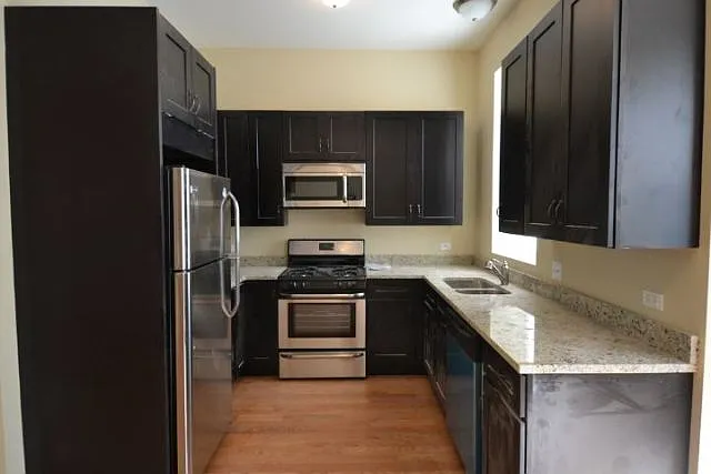 1738 W Huron St #F3 — Photo 2