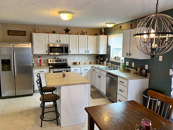 4th image of 3054 Goddard Ct