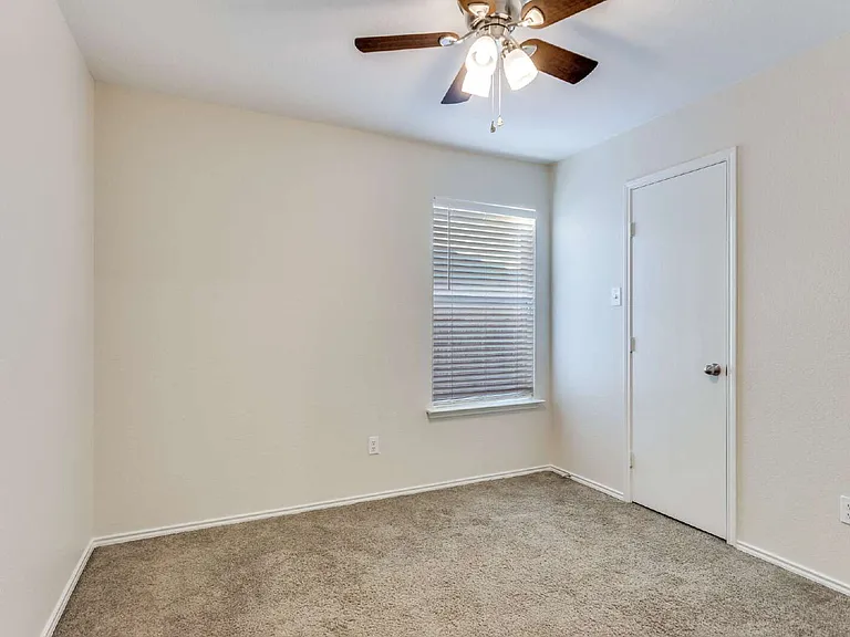 9224 Marilyn Dr — Photo 9