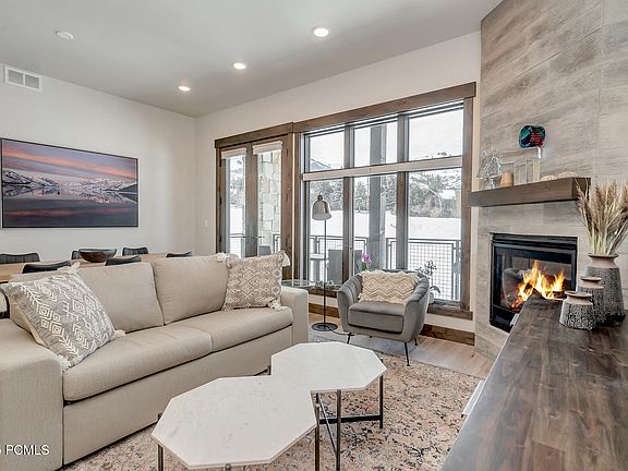 2nd image of 3751 Blackstone Dr #2I