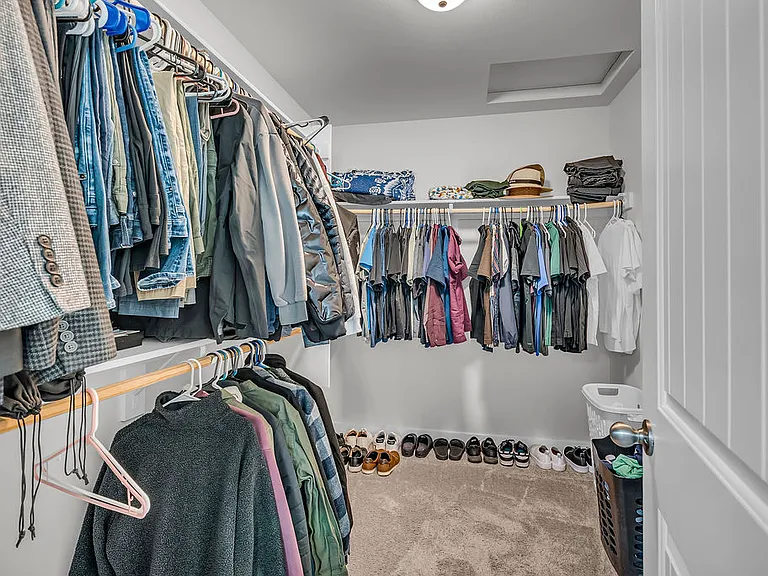 486 E London Way — Photo 17